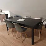 Work And 2 4 Betten Badezimmer Kueche Und Balkon Apartman *