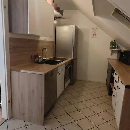 Work And 2 4 Betten Badezimmer Kueche Und Balkon