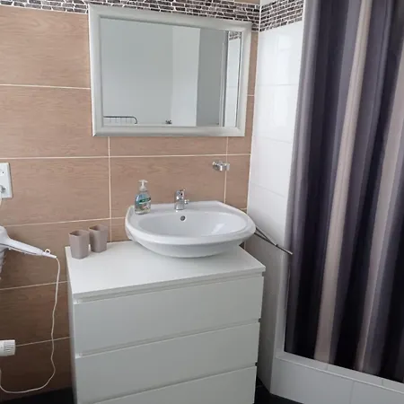 Apartmán Work And 2 4 Betten Badezimmer Kueche Und Balkon *