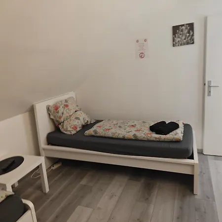 Work And 2 4 Betten Badezimmer Kueche Und Balkon *