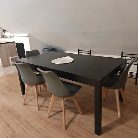 Work And 2 4 Betten Badezimmer Kueche Und Balkon Apartmán *