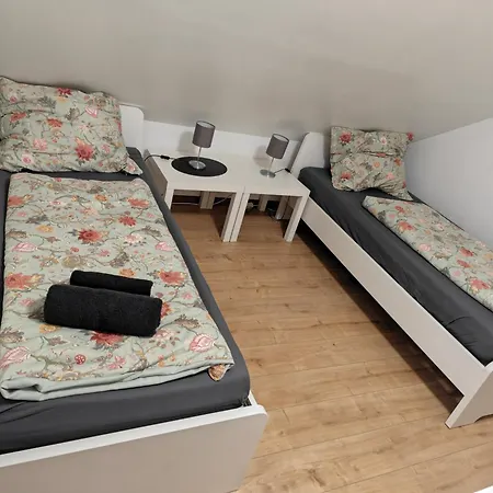 Work And 2 4 Betten Badezimmer Kueche Und Balkon Apartmán
