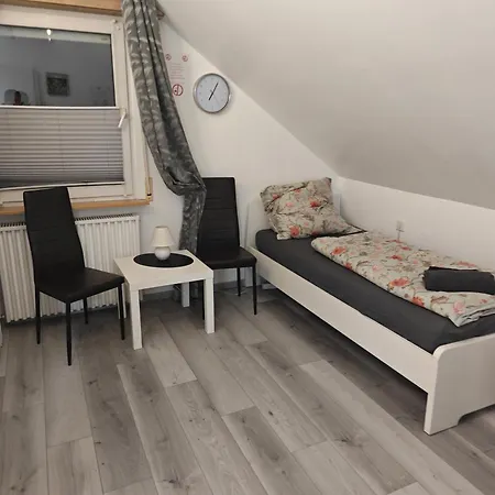 Work And 2 4 Betten Badezimmer Kueche Und Balkon