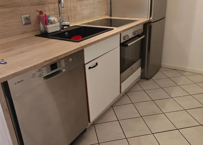 Apartment Work&stay 2 4 Betten Badezimmer Küche Und Balkon