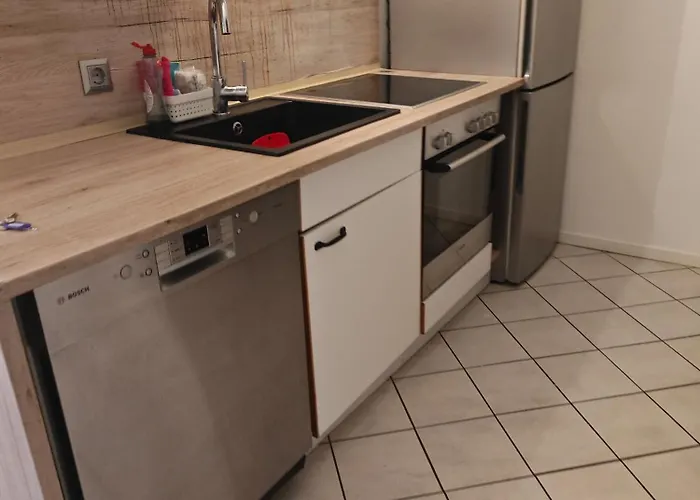 Apartment Work&stay 2 4 Betten Badezimmer Küche Und Balkon