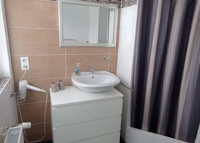 Apartment Work&stay 2 4 Betten Badezimmer Küche Und Balkon *